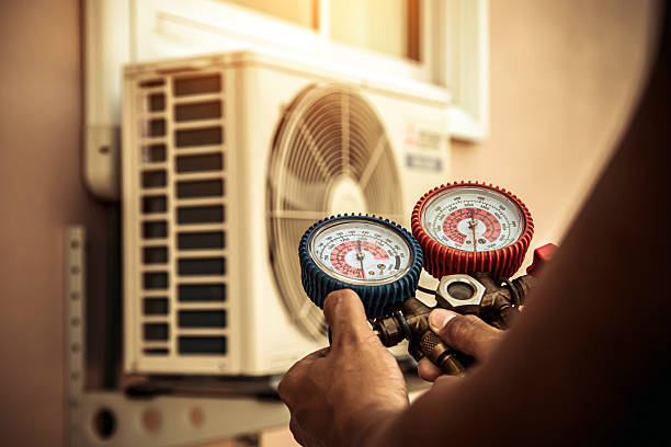 Professional Hvac technician working in Lorena, TX